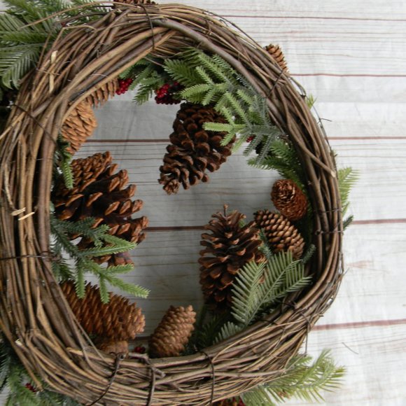 NEW  Wicker Park 24" Unlit Berry & Pinecone Wreath RED - Picture 3 of 3